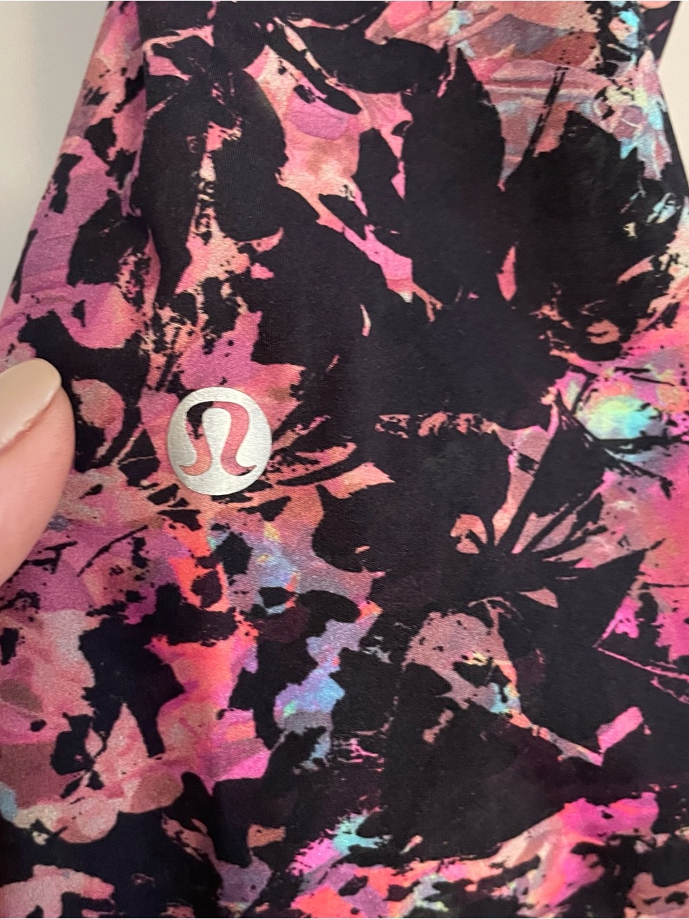 Lululemon Leggings with Pockets and drawstring waist size 6 25” inseam - Picture 4 of 6